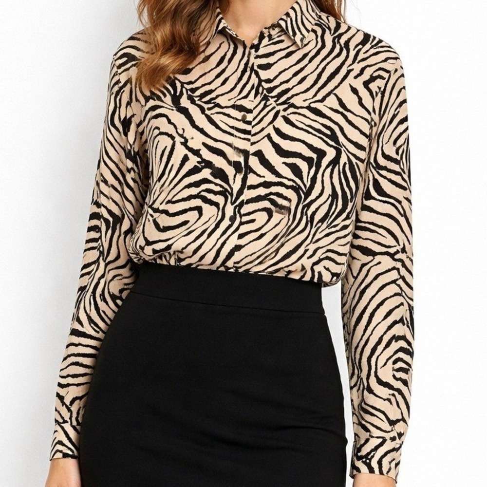 Zebra‎ Print Button Down Shirt Womens XS Cream Black Animal Pattern